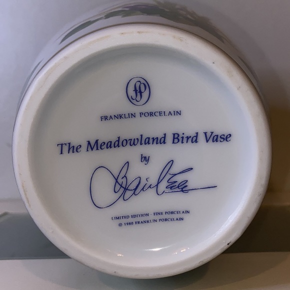 Franklin Porcelain The Meadowland Bird Vase by Basil Ede Limited Edition 1980 - Picture 15 of 15